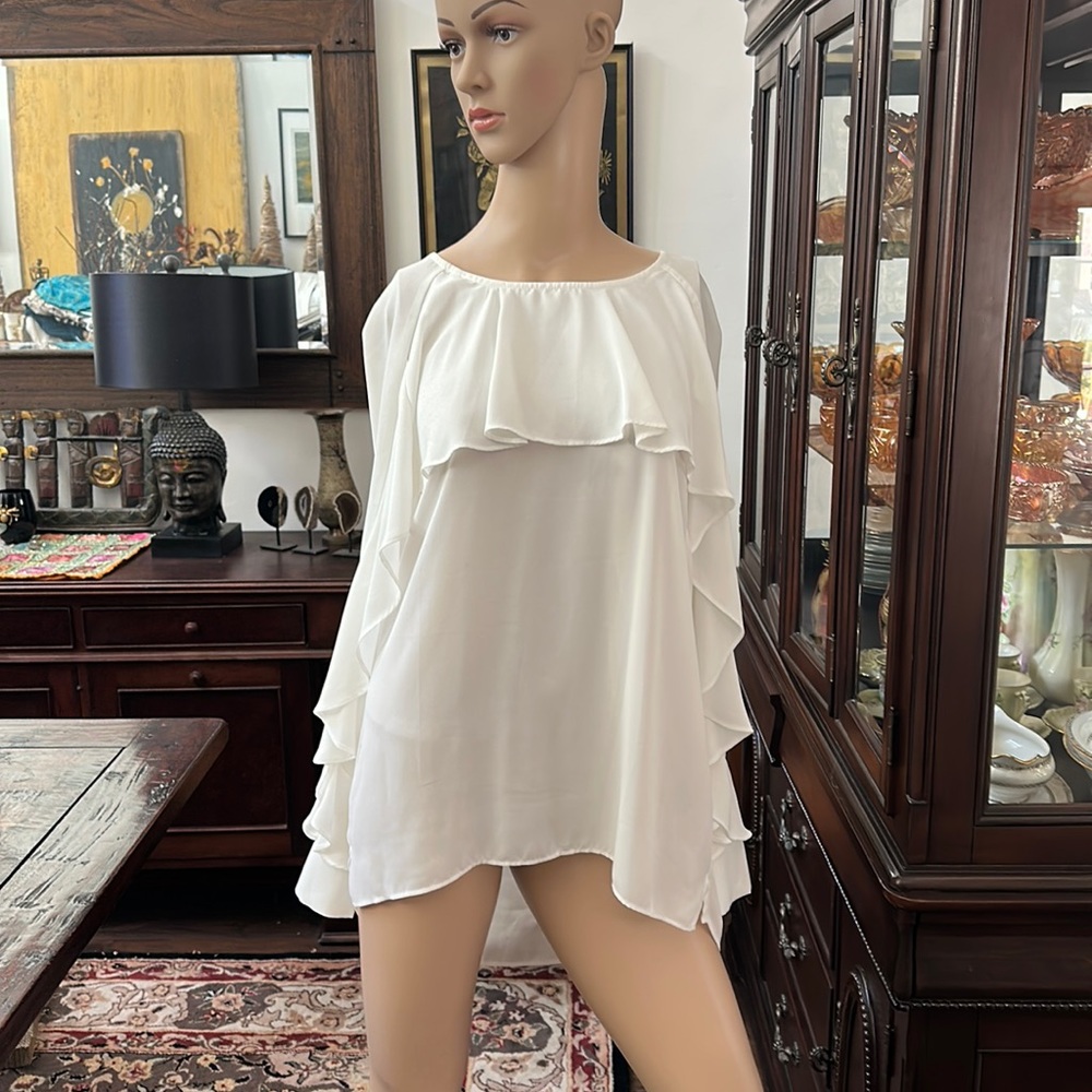 Eci white blouse. Used. Great condition. Sz8